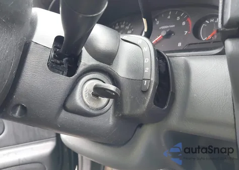 2001 Nissan Frontier Xe z USA, uszkodzony, nr VIN 1N6DD26S51C303802